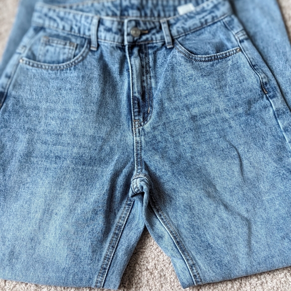 Straight Leg Jeans - Picture 4 of 6